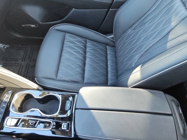 Used 2023 Buick Envision Avenir image 52