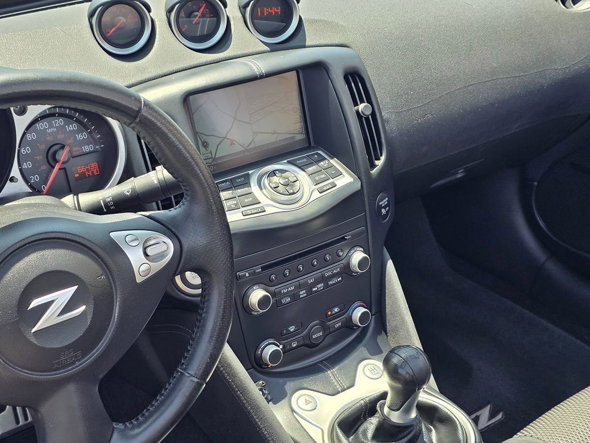 Used 2010 Nissan 370Z Touring w/ Sport Pkg RWD image 18