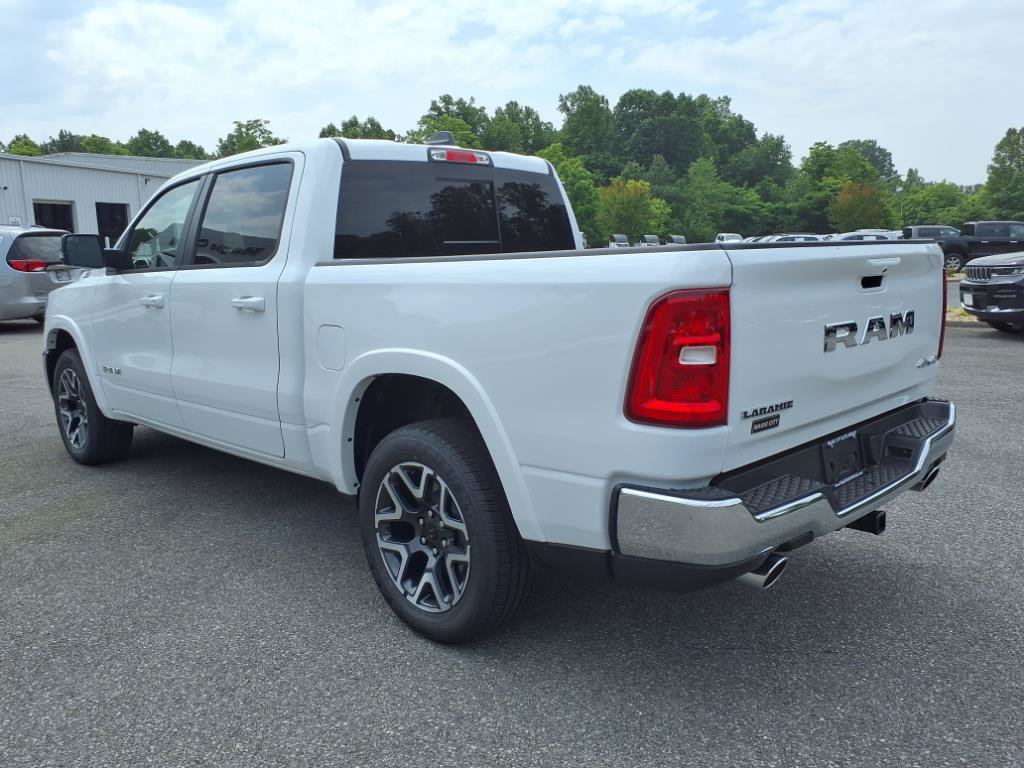 Used 2025 RAM 1500 Laramie AWD/4WD image 6