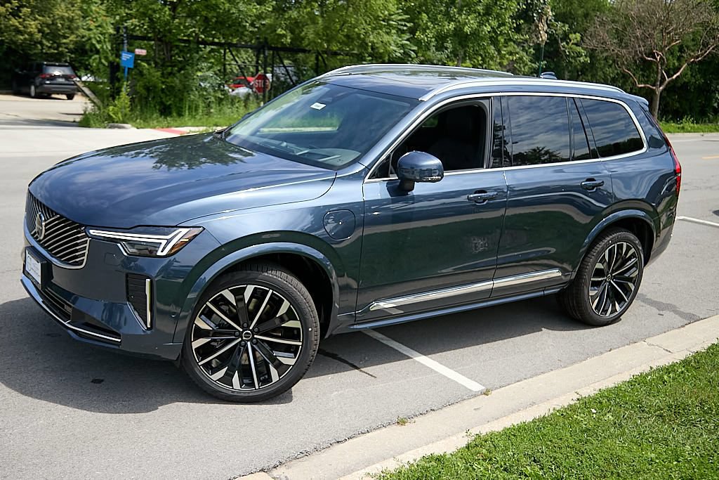 New 2026 Volvo XC90 T8 Ultra w/ Lounge Package AWD/4WD image 3