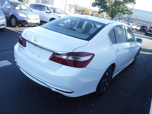 Used 2017 Honda Accord EX-L image 8