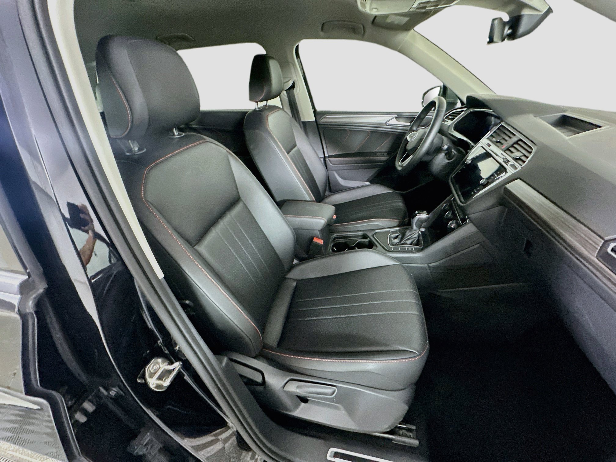 Used 2024 Volkswagen Tiguan Wolfsburg Edition FWD image 30