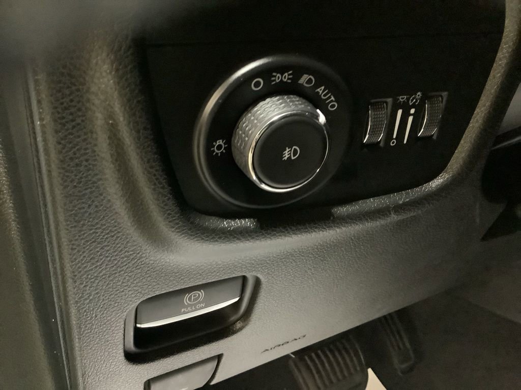 Certified 2023 Jeep Grand Cherokee Limited image 23