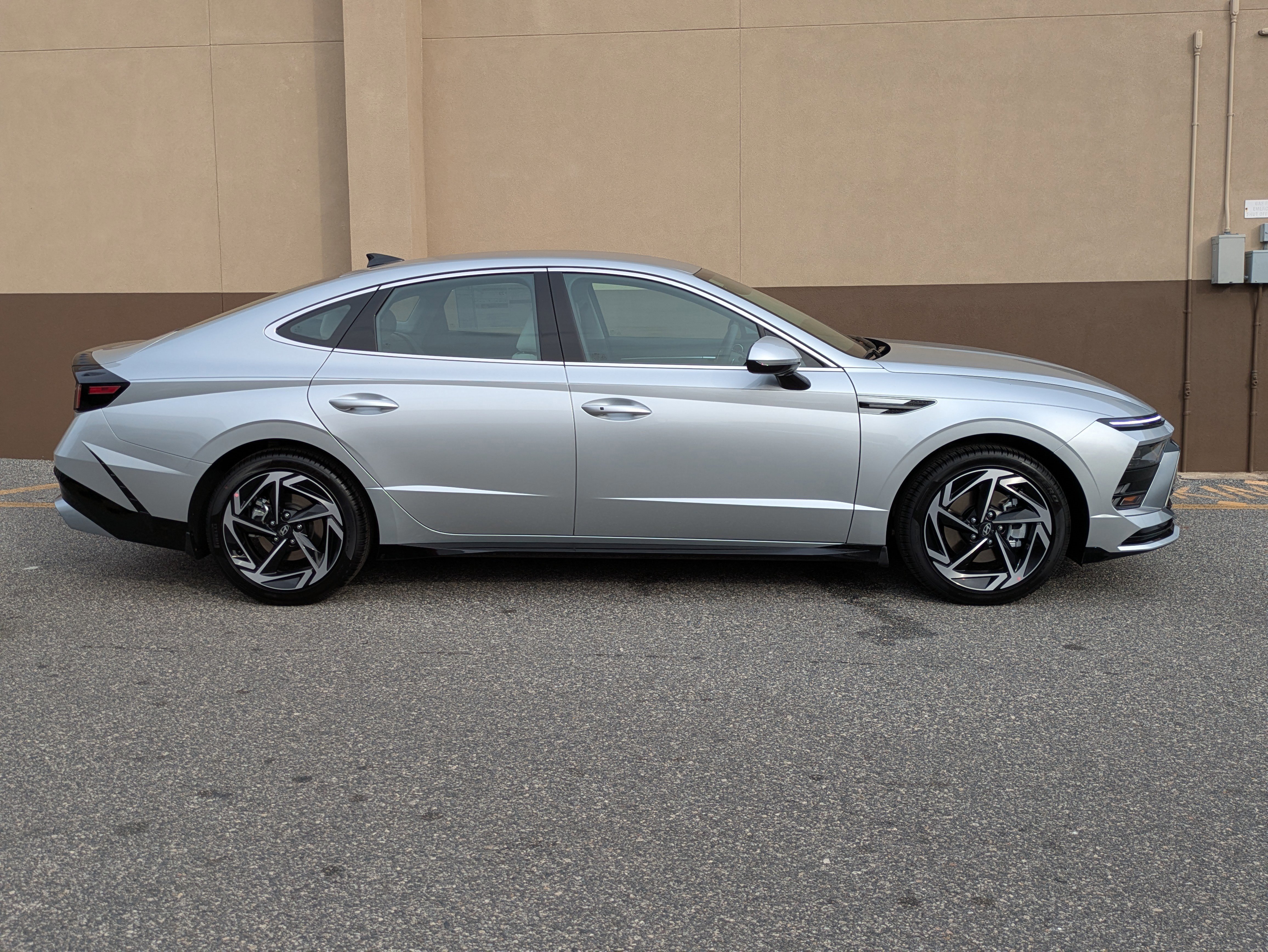 New 2026 Hyundai Sonata SEL image 3