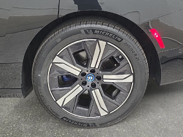 Certified 2024 BMW iX xDrive50 w/ Sport Package AWD/4WD image 30