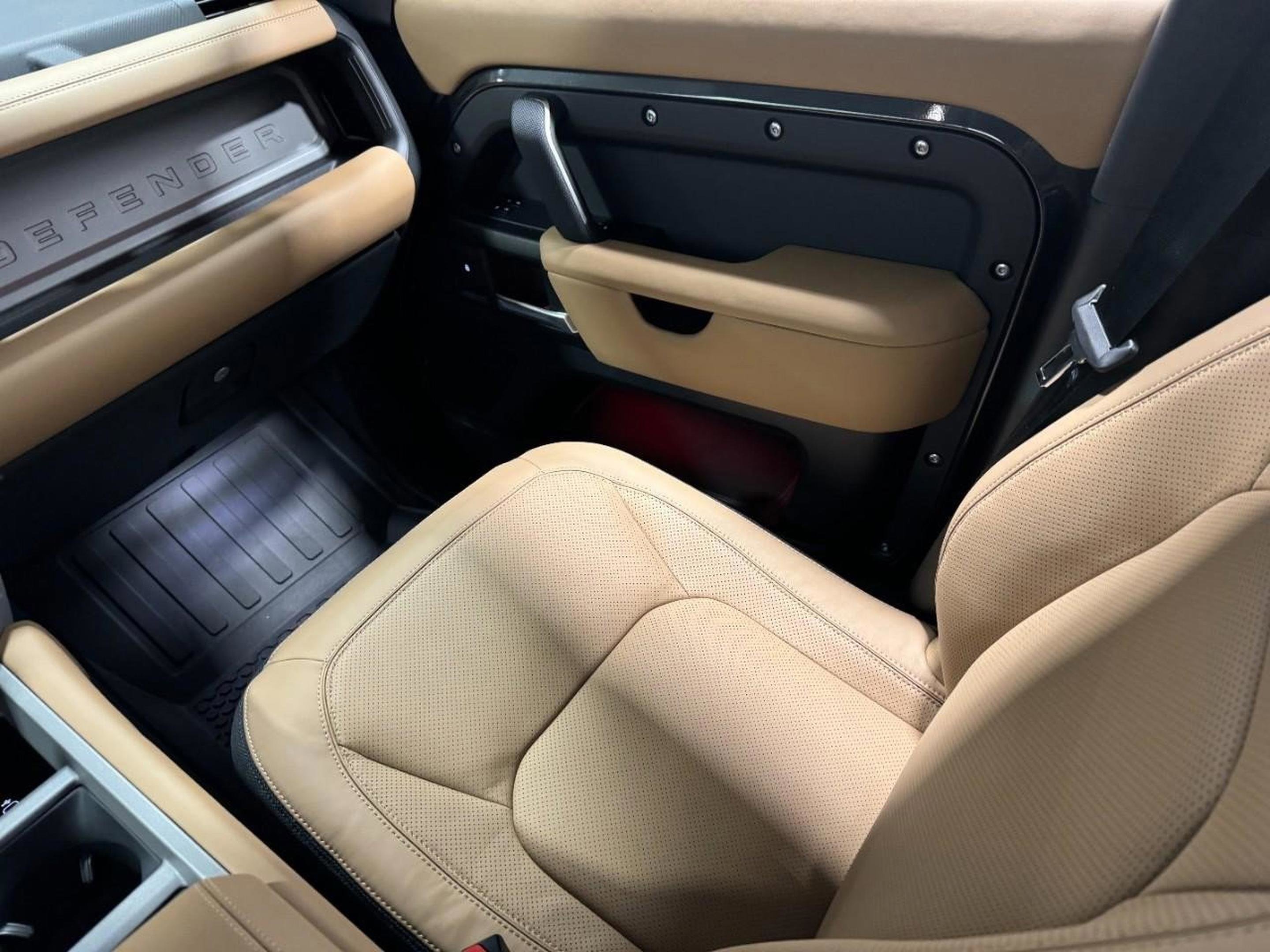 New 2026 Land Rover Defender 110 V8 image 18