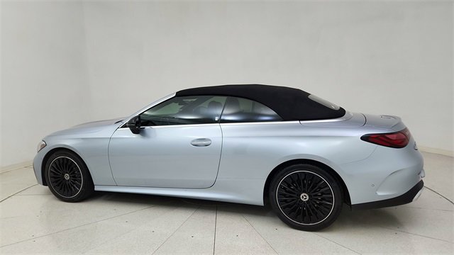 Used 2025 Mercedes-Benz CLE 300 4MATIC Cabriolet image 16