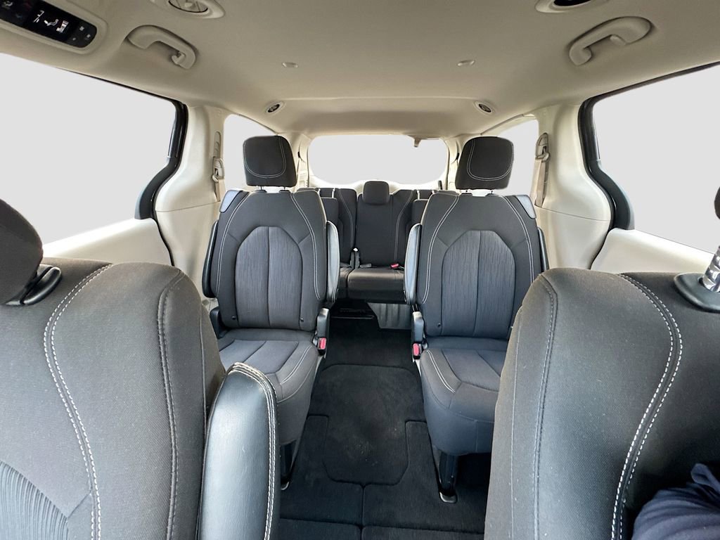 Used 2023 Chrysler Voyager LX image 24