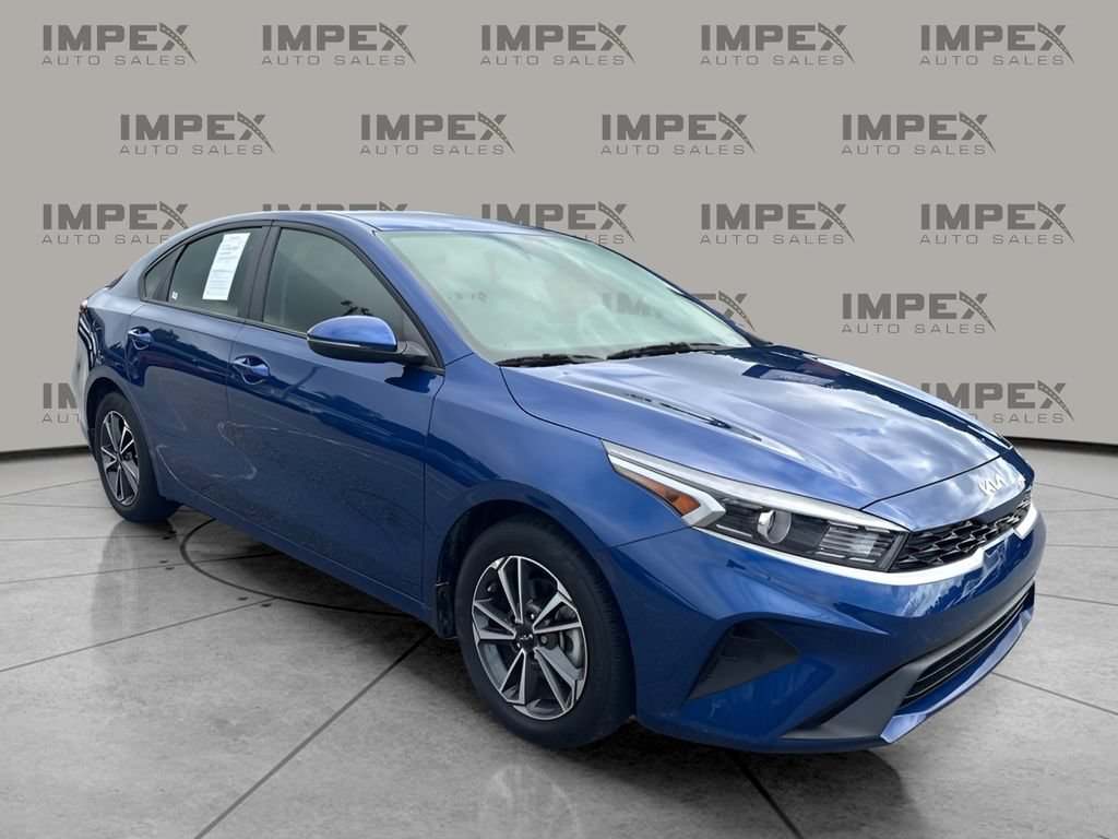 Used 2024 Kia Forte LXS w/ LXS Technology Package FWD image 4
