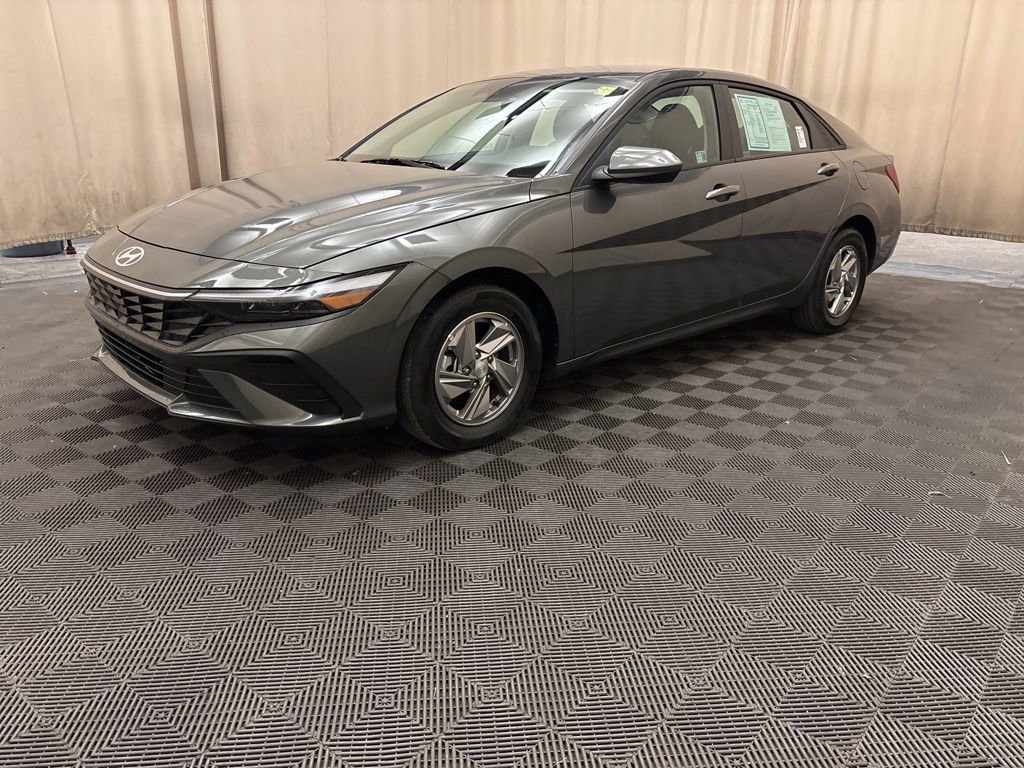 Certified 2025 Hyundai Elantra SE