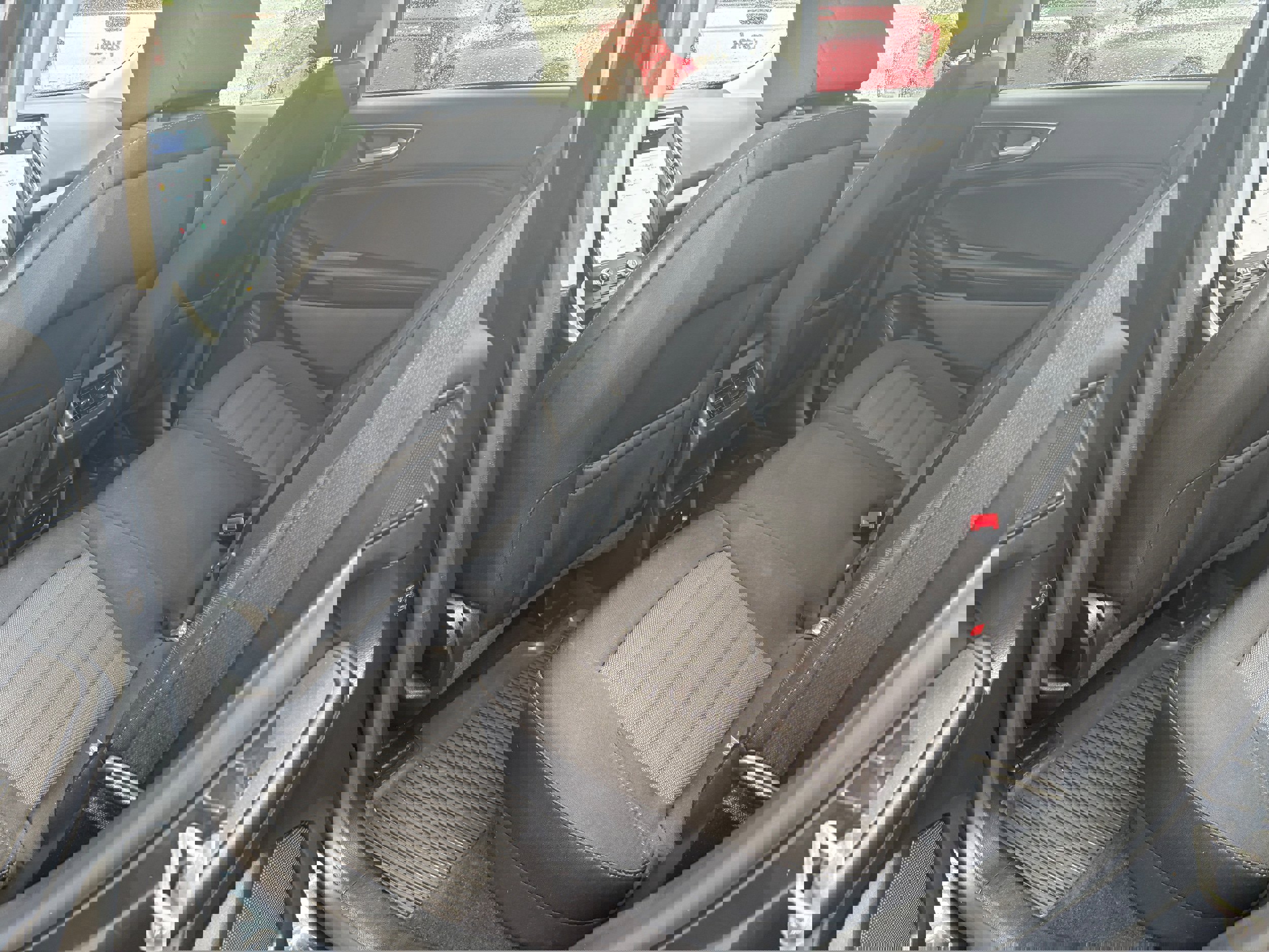 Used 2022 Ford Edge SE image 8