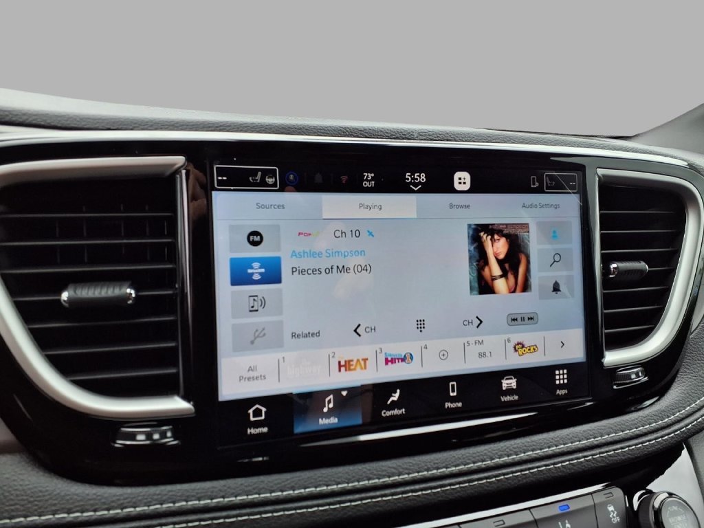 New 2027 Chrysler Pacifica Select AWD/4WD image 5