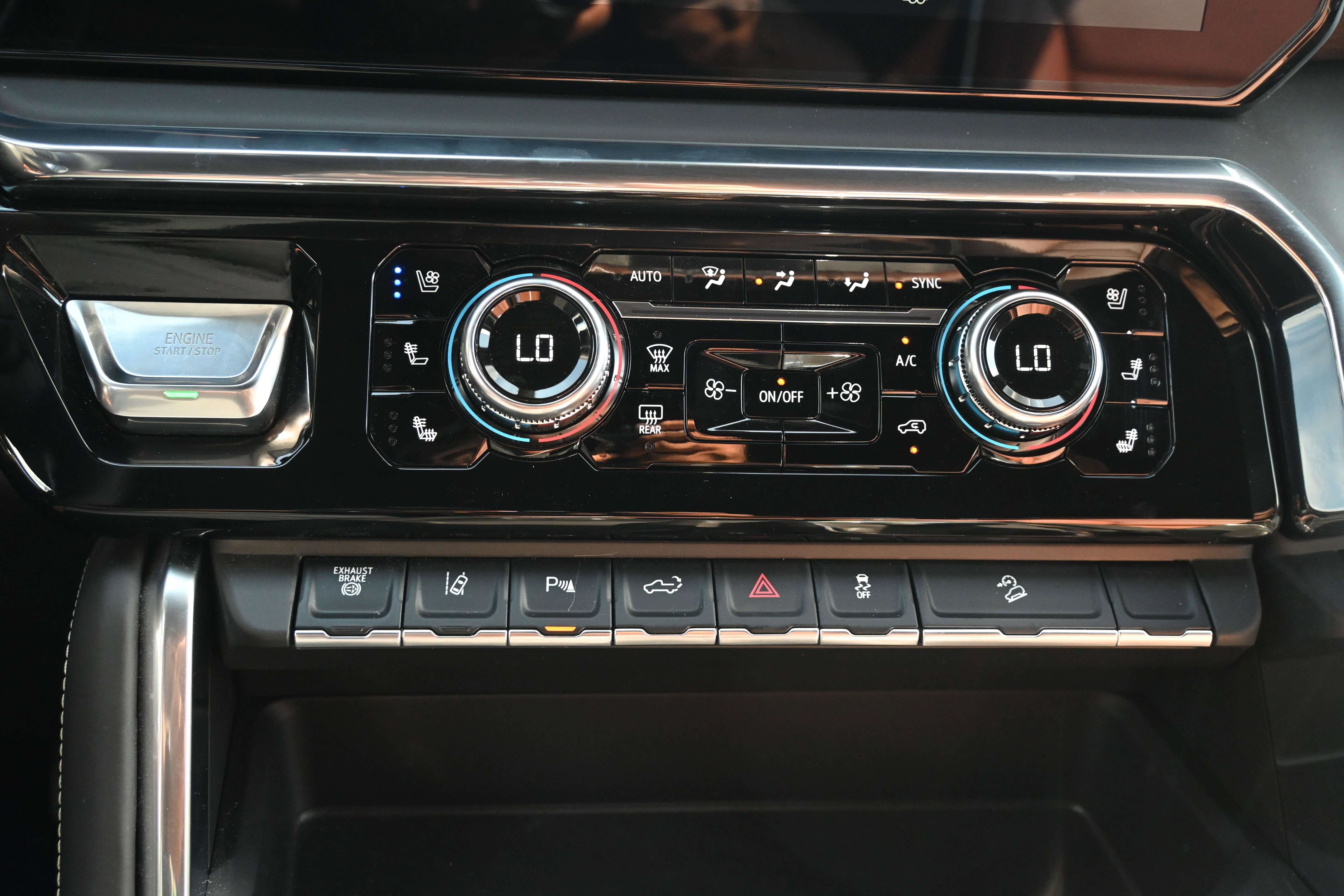 Used 2025 GMC Sierra 2500 Denali Ultimate image 29