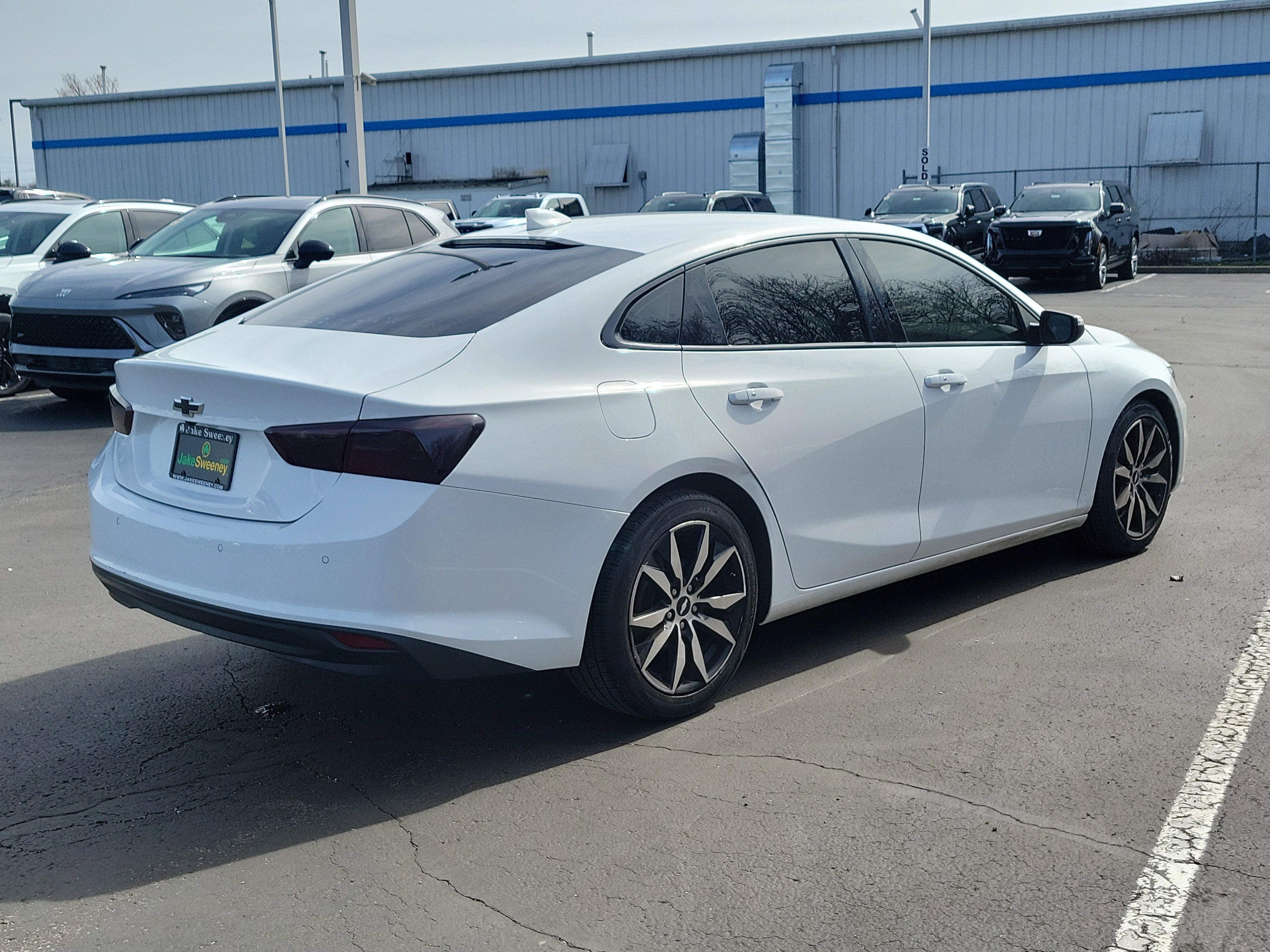 Used 2018 Chevrolet Malibu LT w/ Driver Confidence Package image 4