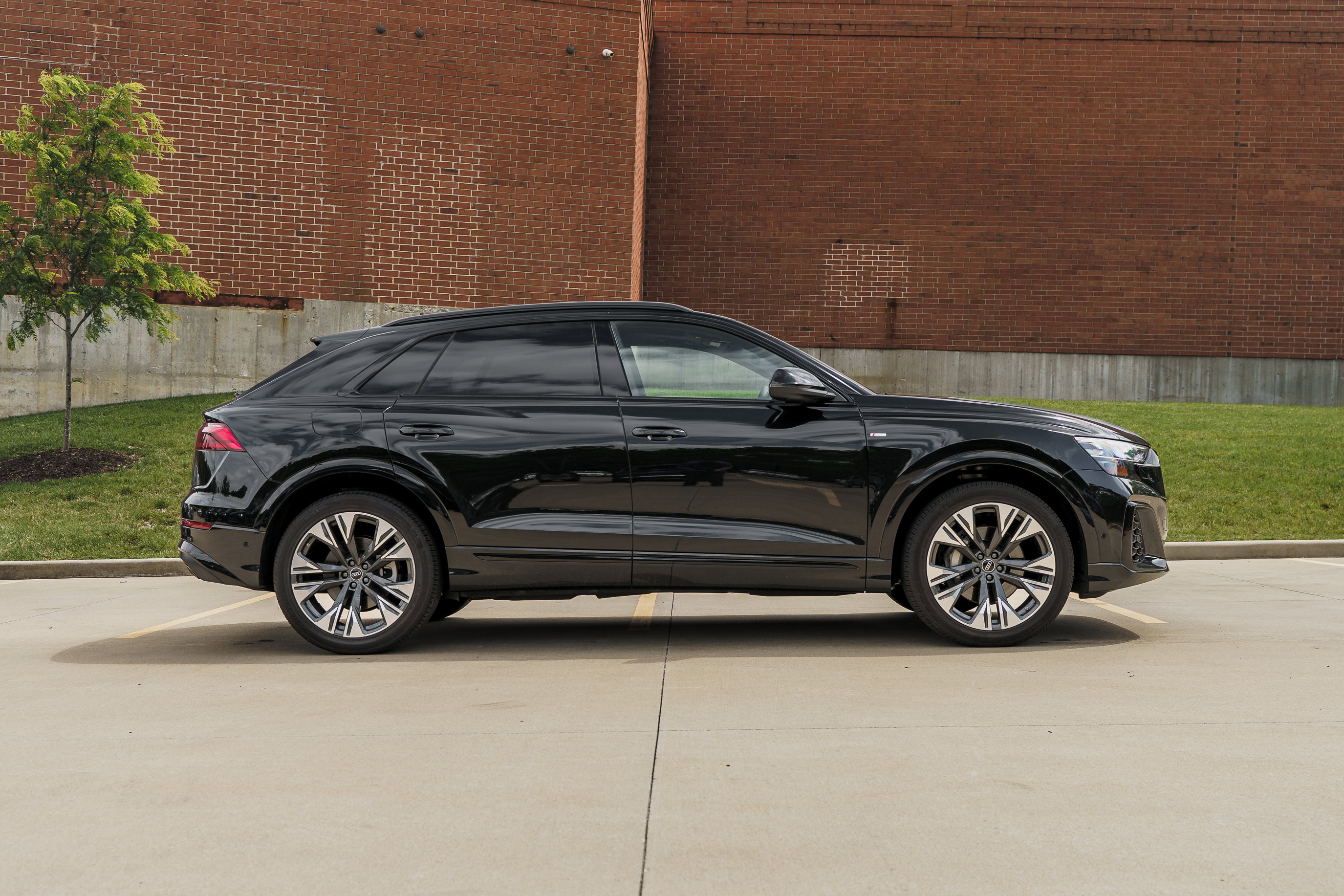 Certified 2025 Audi Q8 Prestige w/ Prestige Package AWD/4WD image 3