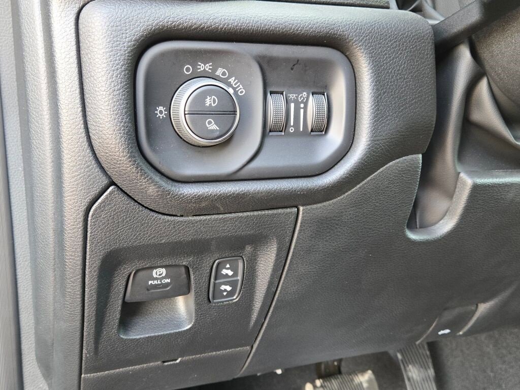 New 2026 RAM 1500 4x4 Crew Cab image 22