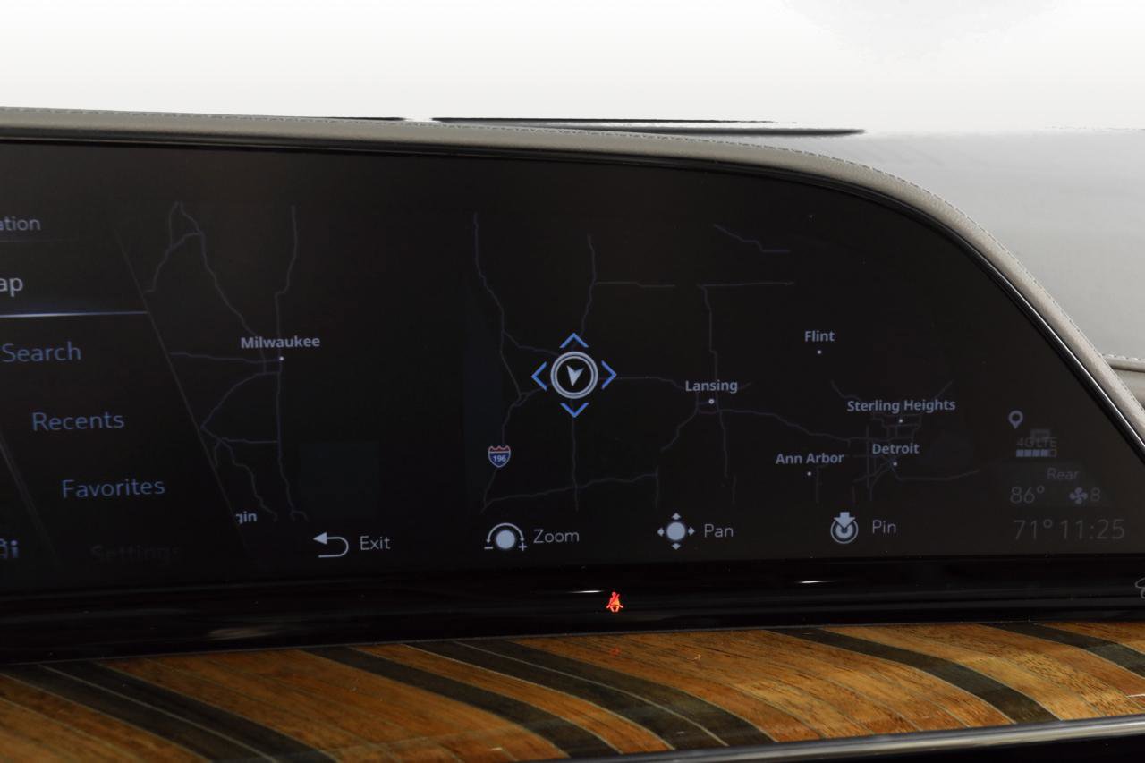 Used 2023 Cadillac Escalade Sport Platinum w/ LPO, ONYX Package AWD/4WD image 32