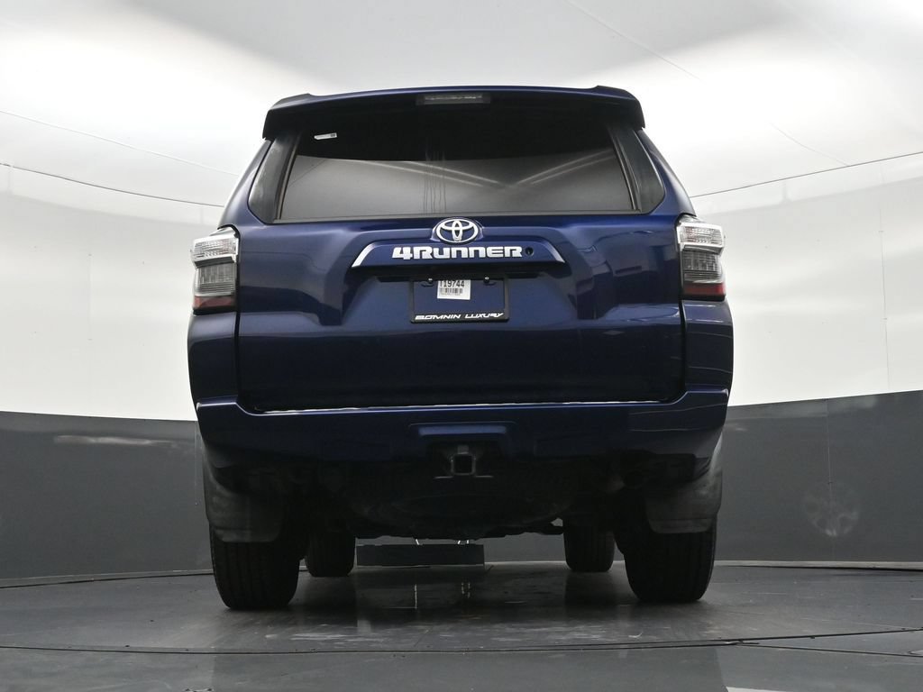 Used 2020 Toyota 4Runner SR5 AWD/4WD image 26