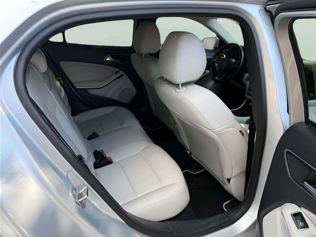 Used 2019 Mercedes-Benz GLA 250 4MATIC image 25