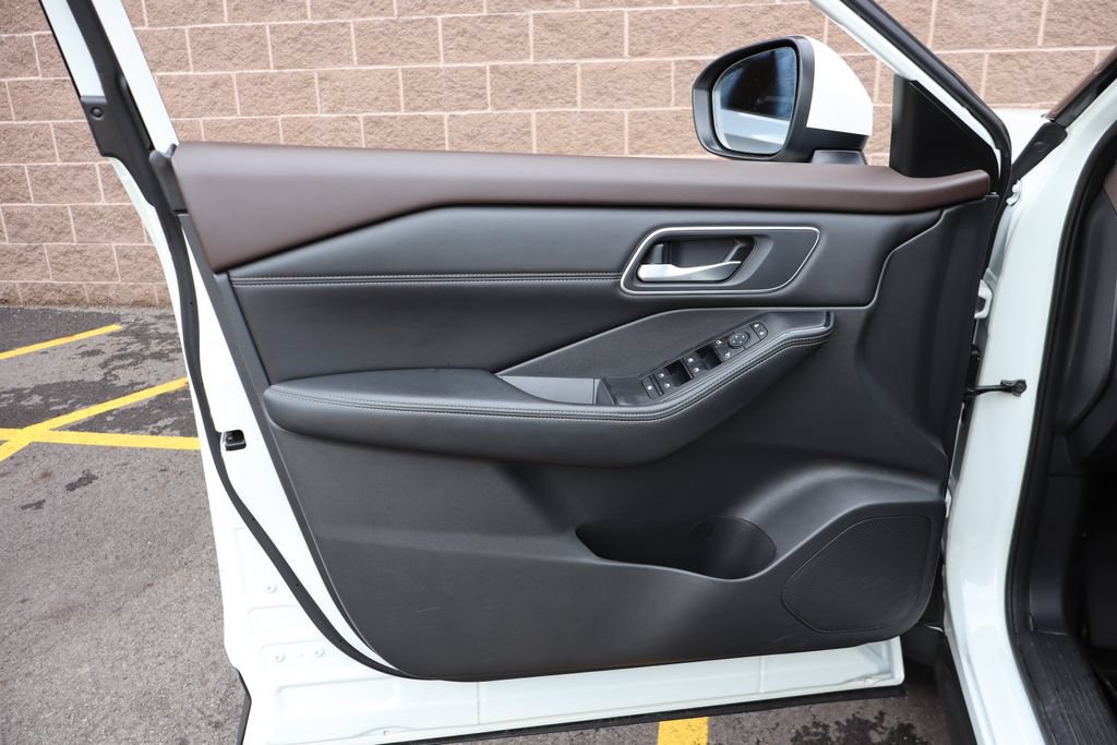 Used 2021 Nissan Rogue SV w/ Premium Package AWD/4WD image 10