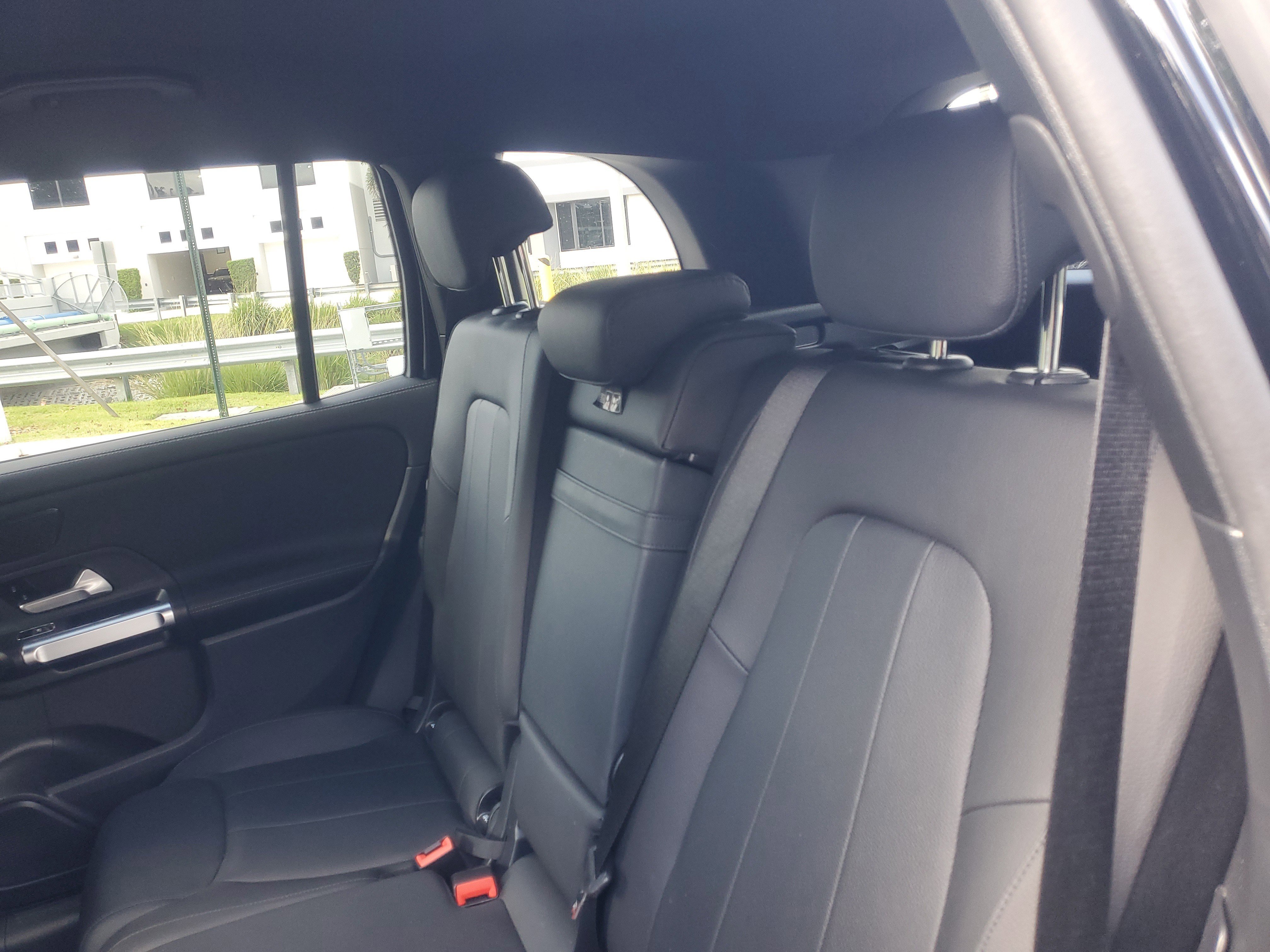 Used 2025 Mercedes-Benz GLB 250 4MATIC image 13
