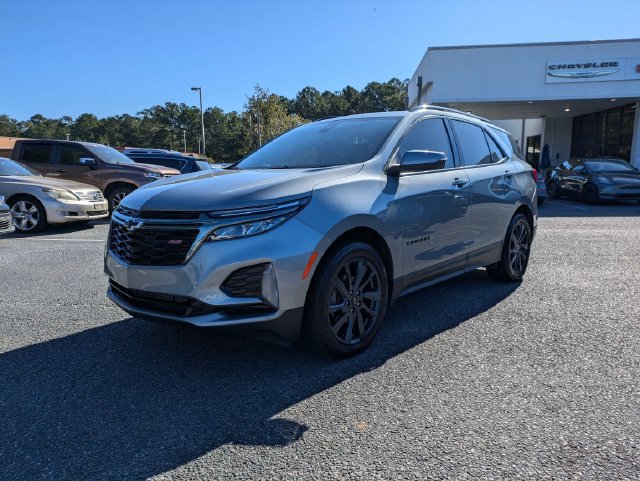 Used 2023 Chevrolet Equinox RS w/ RS Leather Package FWD image 9