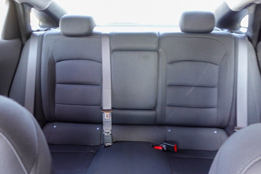 Used 2021 Chevrolet Malibu LT image 15