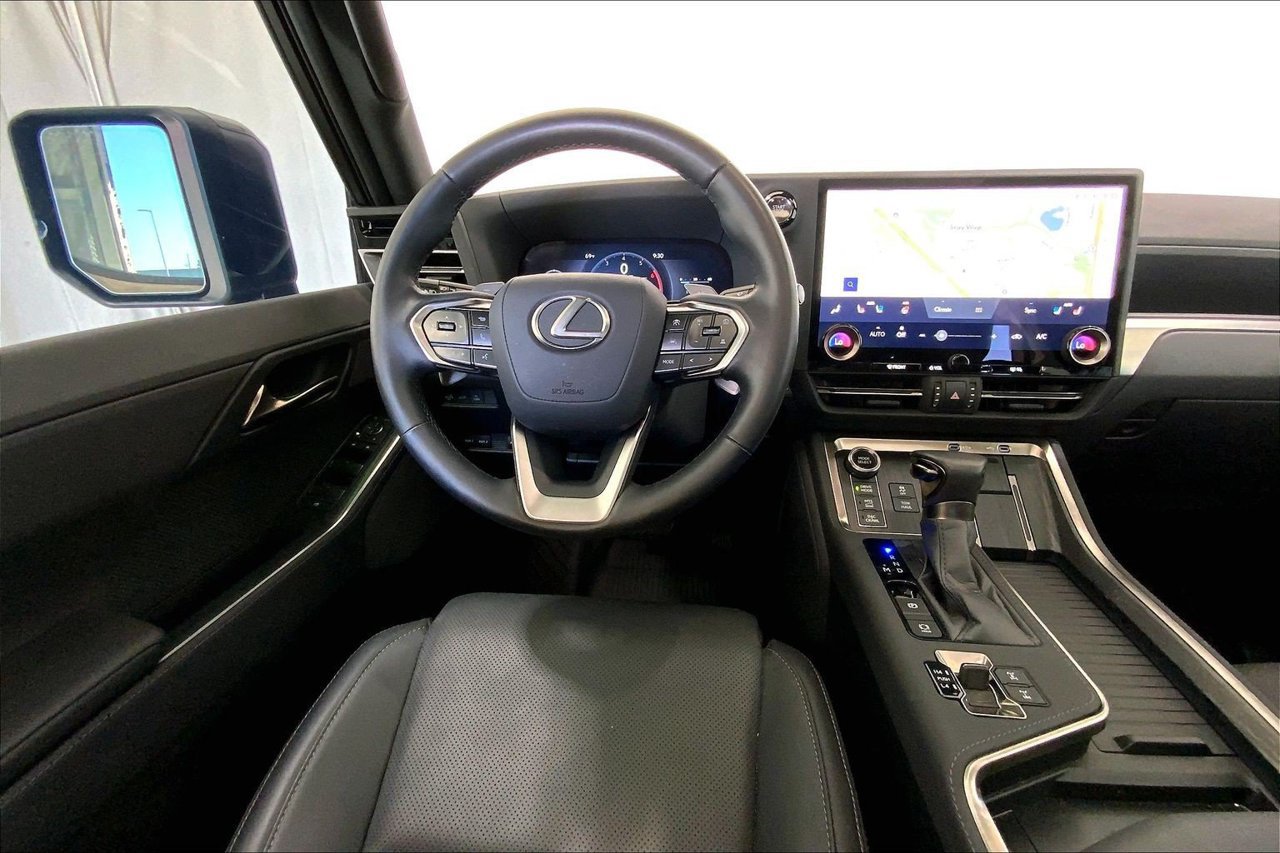 Used 2026 Lexus GX 550 AWD/4WD image 4