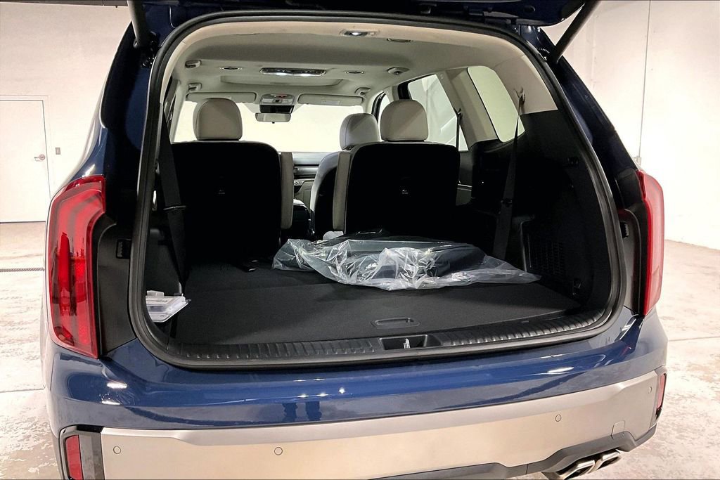 New 2025 Kia Telluride S image 42