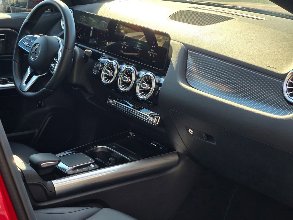 Used 2021 Mercedes-Benz GLA 250 4MATIC image 13