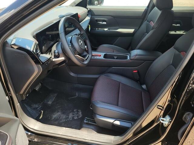 New 2025 Nissan Kicks SR w/ Illumination Package image 18