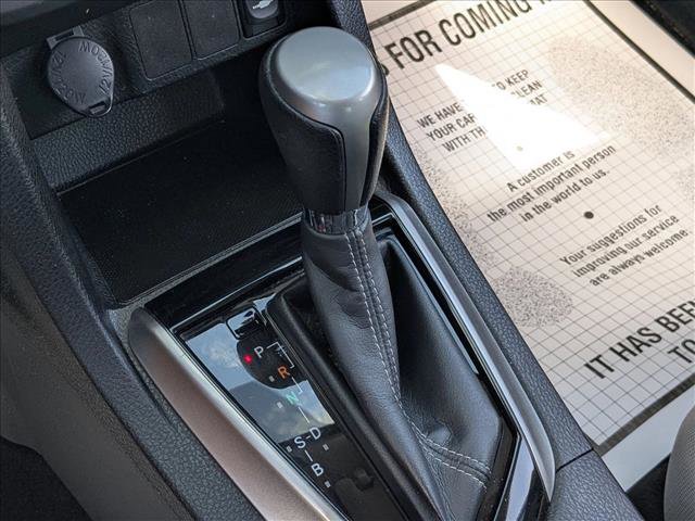 Used 2015 Toyota Corolla LE image 12
