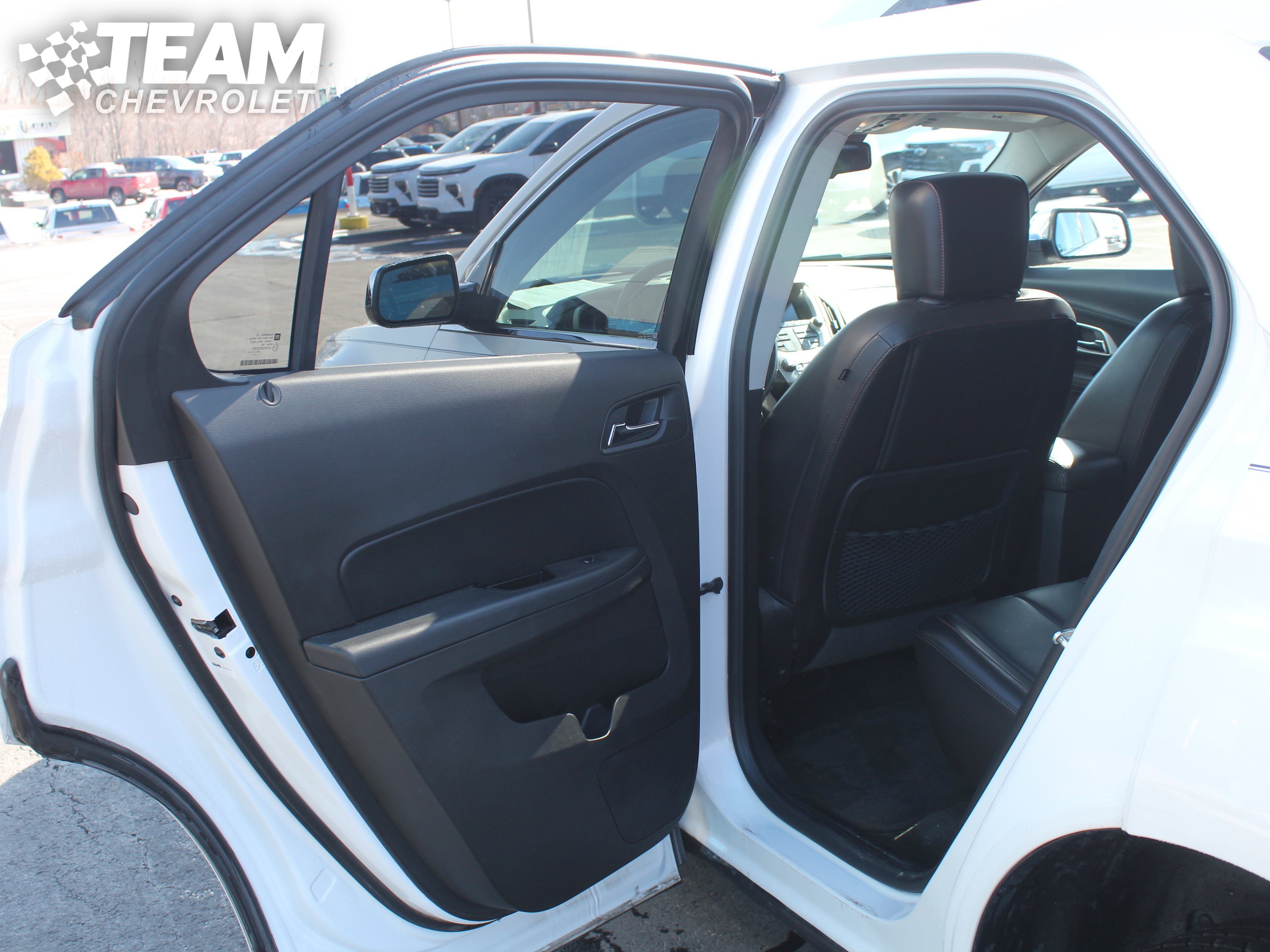 Used 2017 Chevrolet Equinox Premier w/ Enhanced Convenience Package image 22