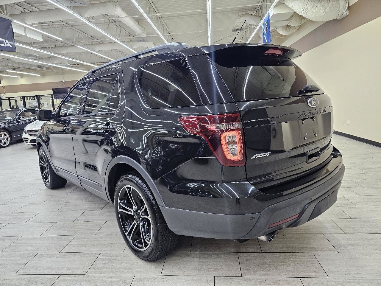 Used 2015 Ford Explorer Sport w/ Equipment Group 401A AWD/4WD image 8