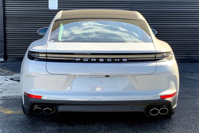 New 2026 Porsche Panamera 4 image 9