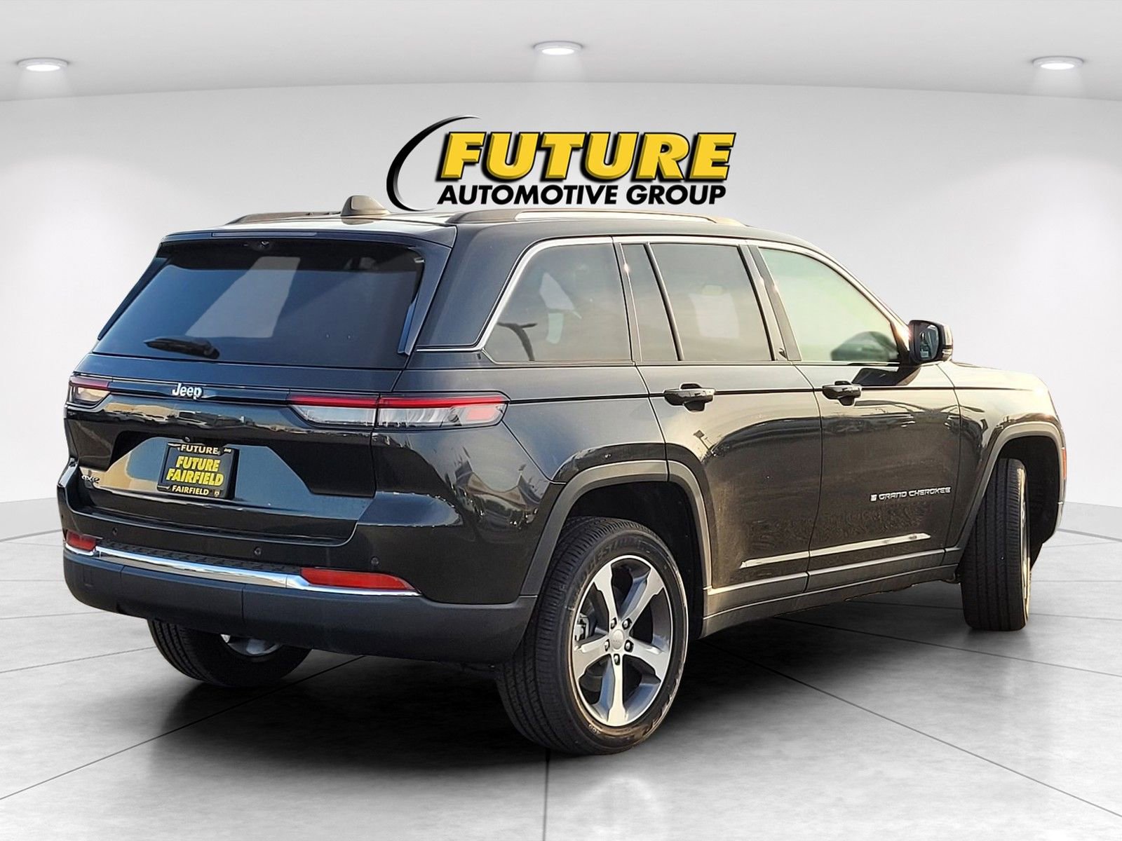 New 2024 Jeep Grand Cherokee Limited 4xe w/ Luxury Tech Group II image 7