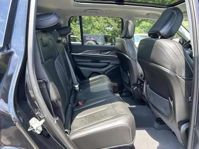 Used 2023 Jeep Grand Cherokee Limited AWD/4WD image 17