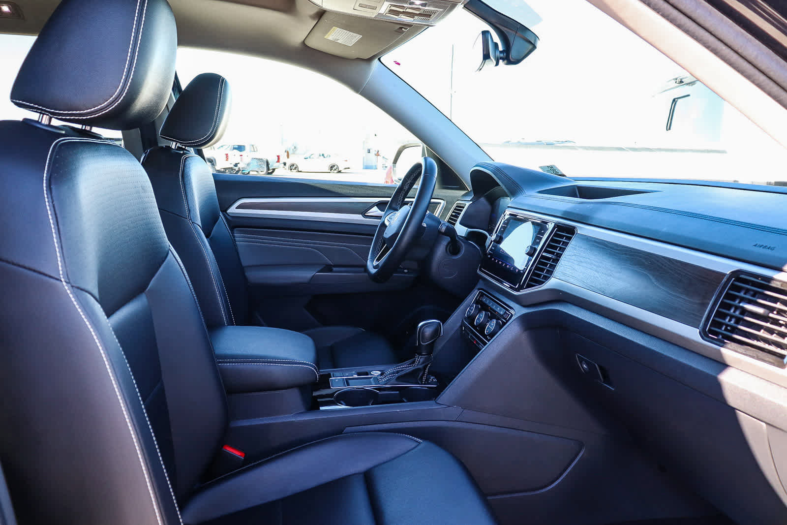 Used 2022 Volkswagen Atlas SE w/ Panoramic Sunroof Package image 17