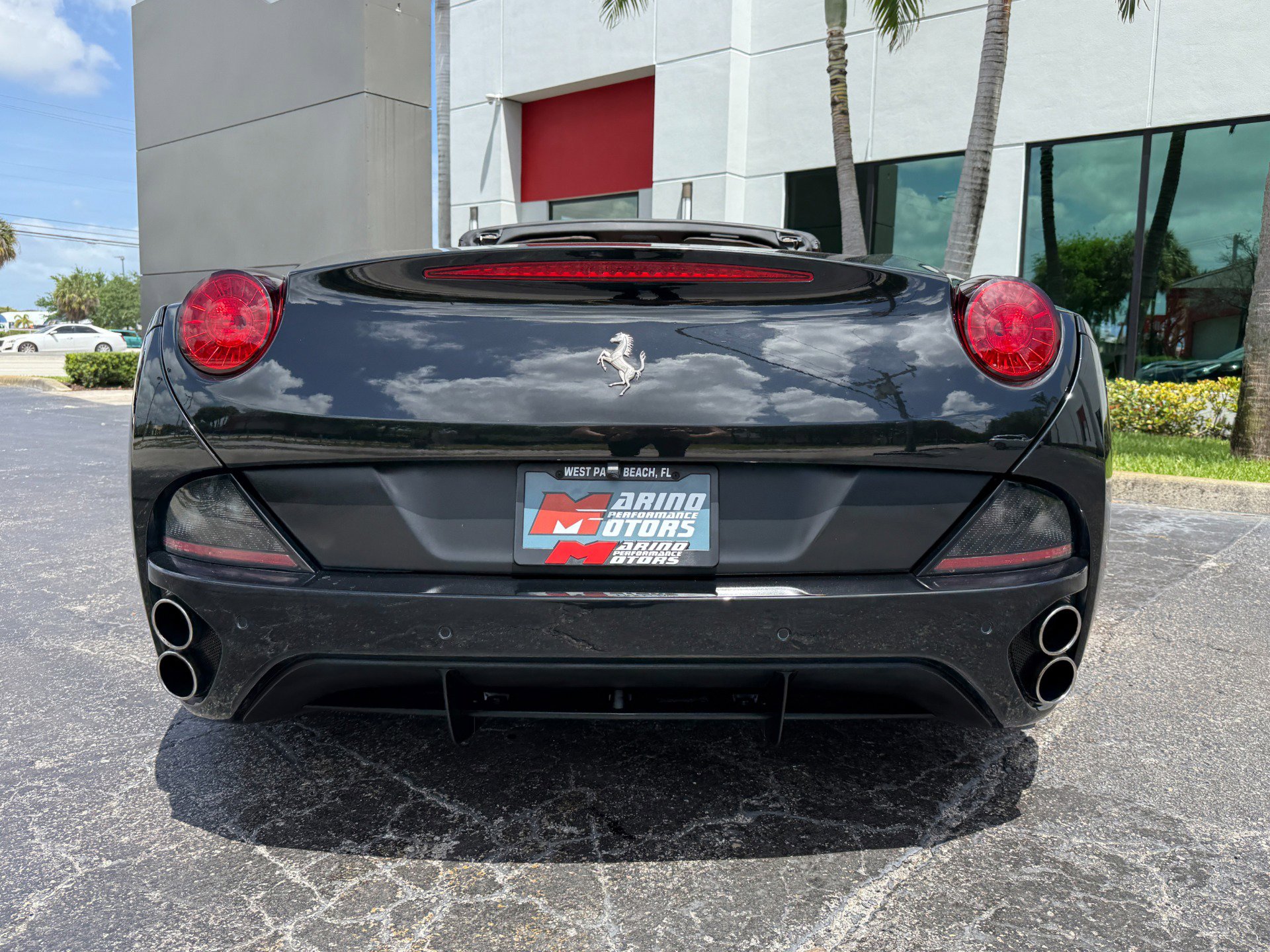 Used 2012 Ferrari California image 14