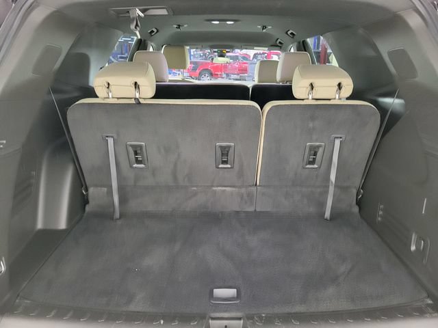 Used 2023 Chevrolet Traverse LS FWD image 16