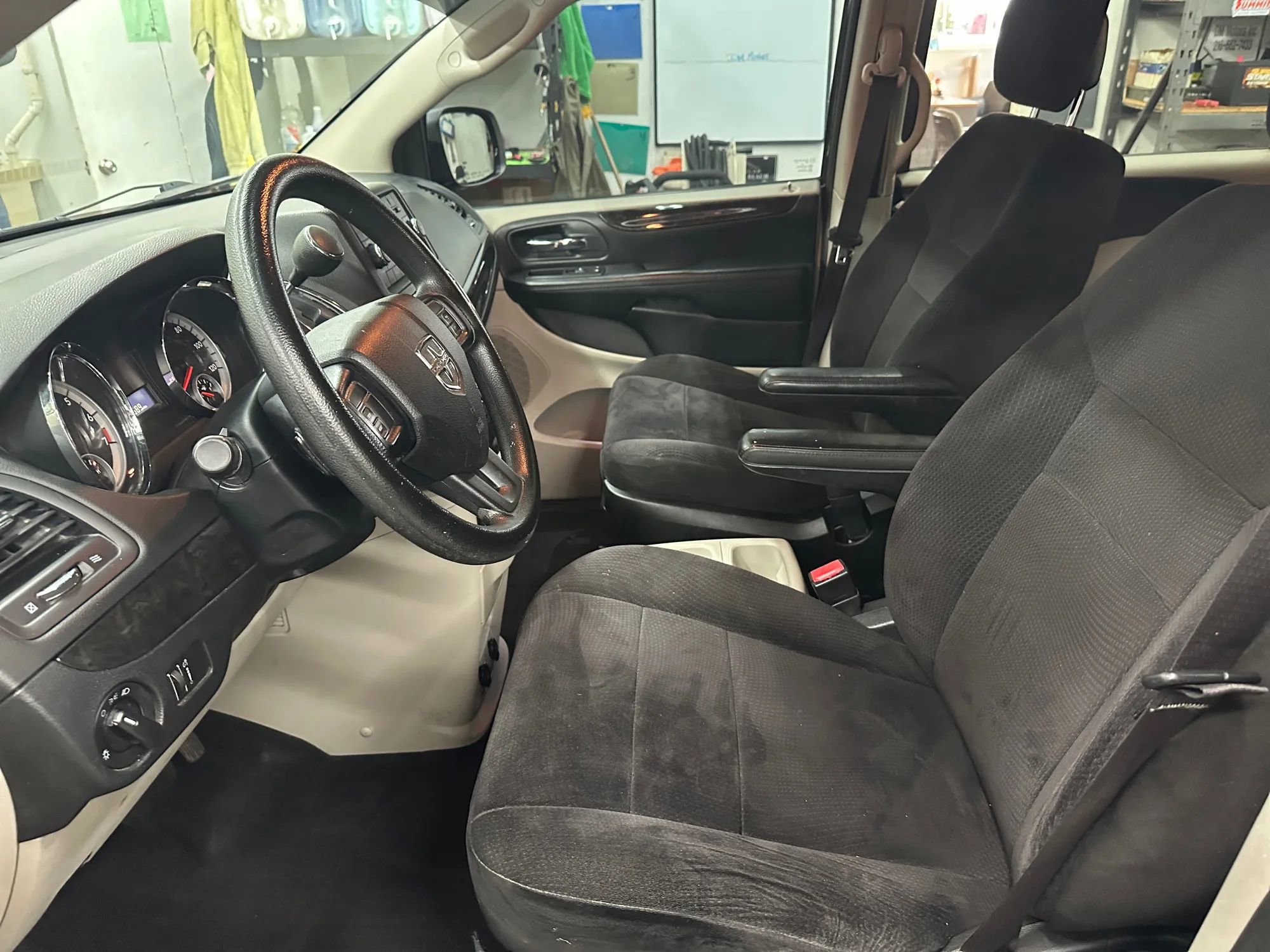 Used 2014 Dodge Grand Caravan SE w/ Quick Order Package 29E SE image 9