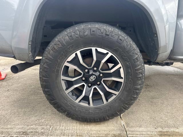 Used 2021 Toyota Tacoma TRD Sport AWD/4WD image 12