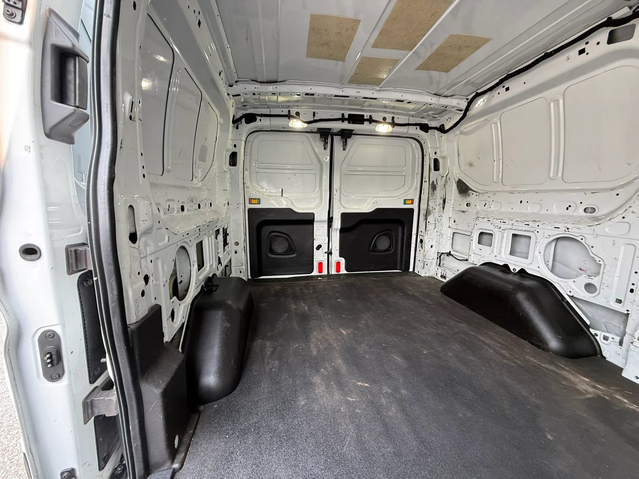 Used 2017 Ford Transit 150 130 Low Roof RWD image 30