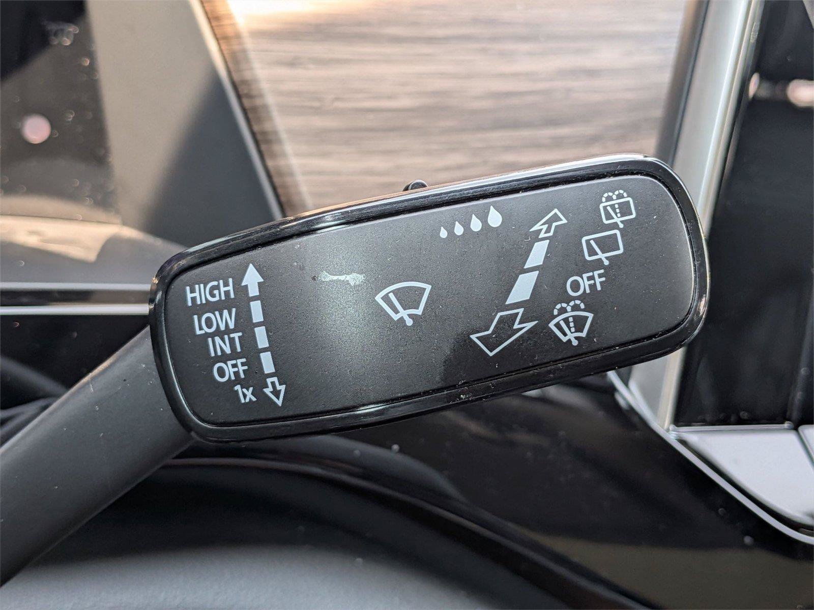 Used 2024 Volkswagen Atlas SEL Premium R-Line AWD/4WD image 23
