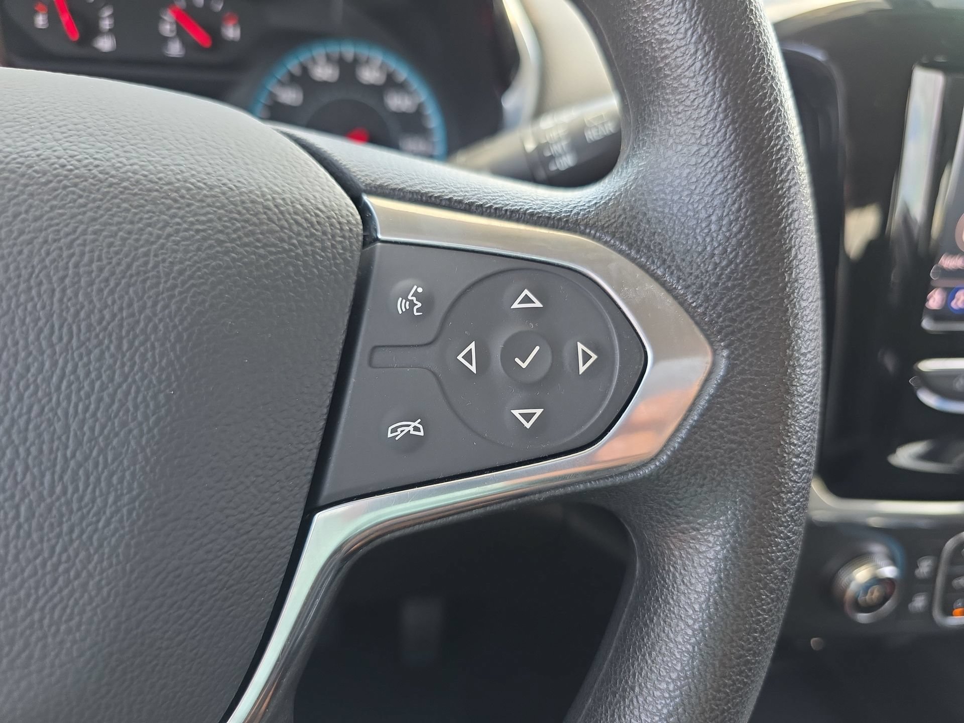 Used 2020 Chevrolet Traverse LS w/ LPO, Blackout Package FWD image 21