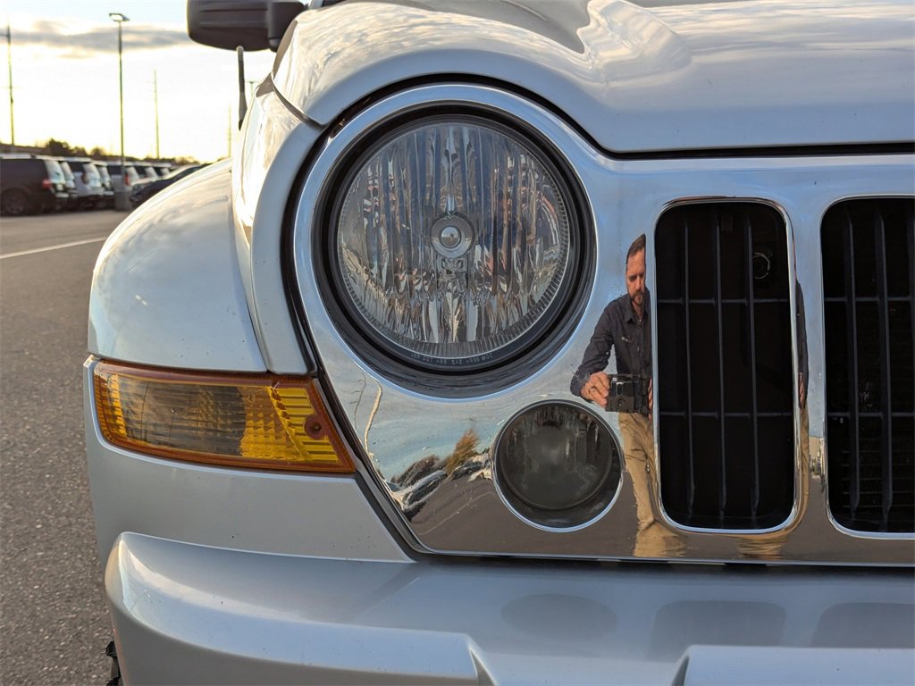 Used 2006 Jeep Liberty Limited image 39