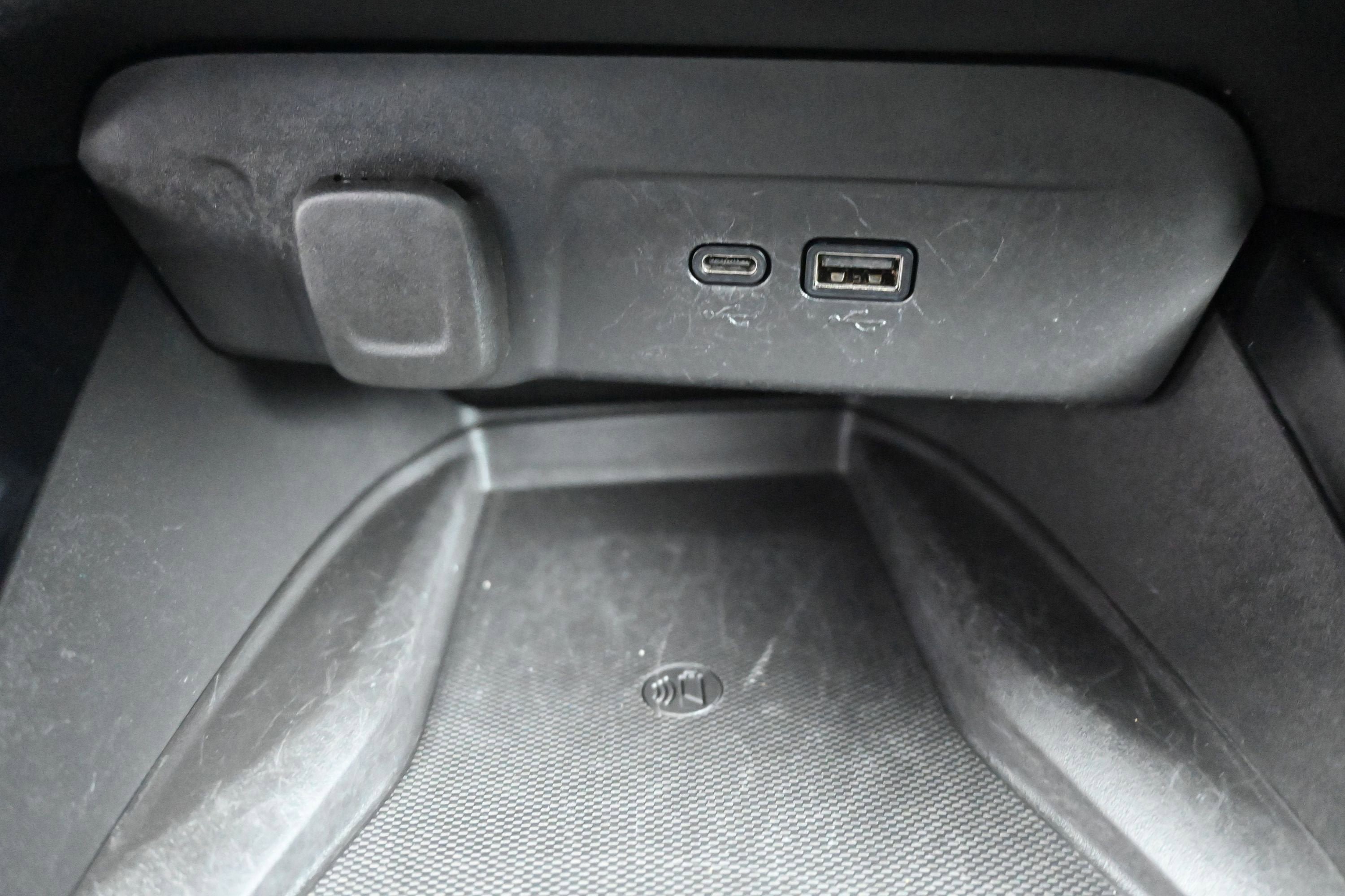 Used 2024 Chevrolet Trax RS w/ Sunroof Package FWD image 20