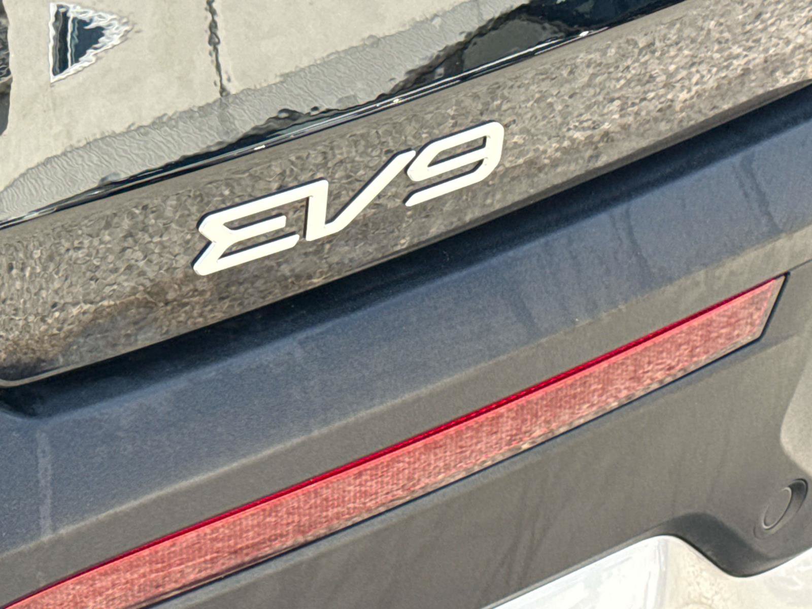Used 2026 Kia EV9 Light RWD image 6