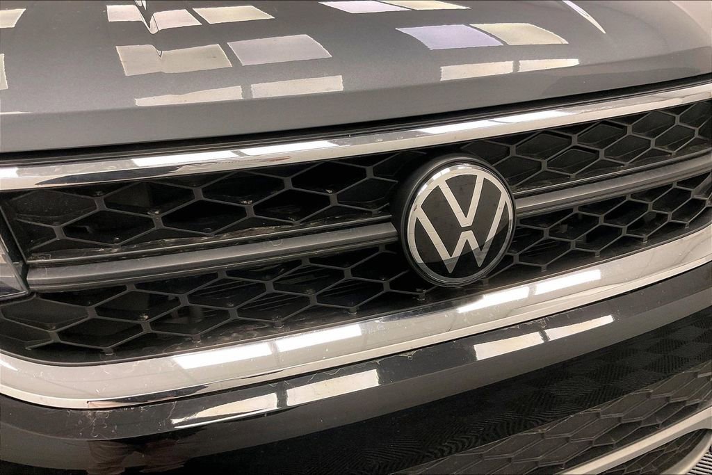 Used 2024 Volkswagen Taos SE image 26