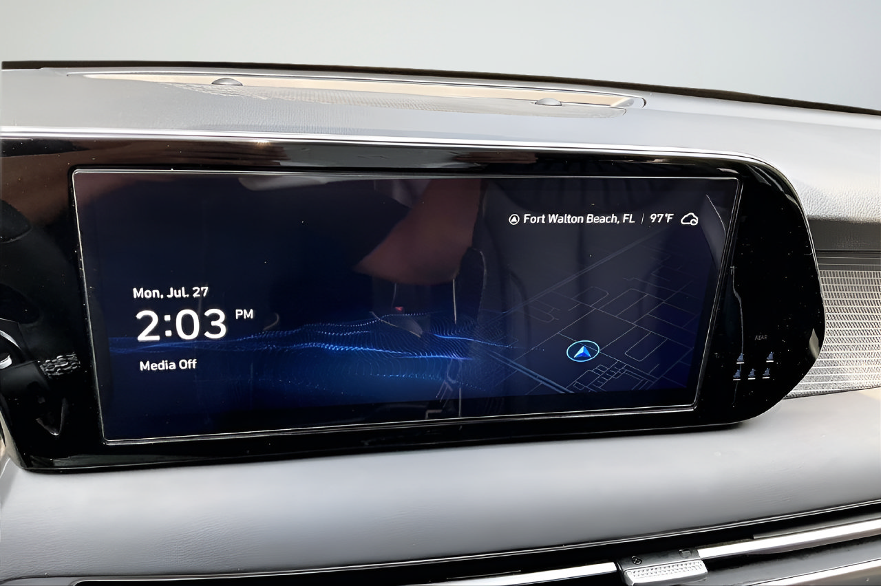 Used 2024 Hyundai Palisade Limited FWD image 13